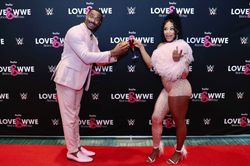 WWE के 'पावर कपल' की शादी को 6 साल हुए पूरे, अनोखे अंदाज में सेलिब्रेट करके फैंस को दी खुशखबरी