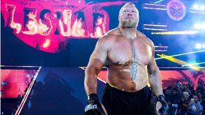 WWE दिग्गज Brock Lesnar की अपनी बेटी के साथ धमाकेदार तस्वीर आई सामने, सफेद टी-शर्ट और ब्लैक पैंट में कुछ यूं आए नज़र