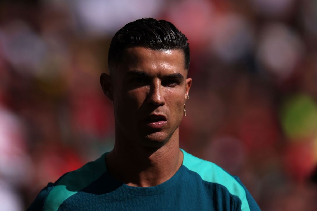 “This guy doesn’t want Ronaldo to win a trophy” - Fans furious as ...