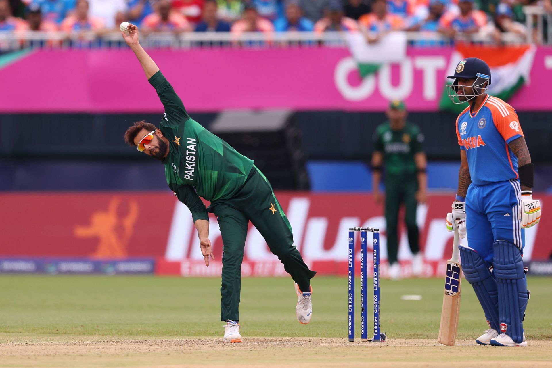 Imad Wasim bowling. (Image Credits: Getty)