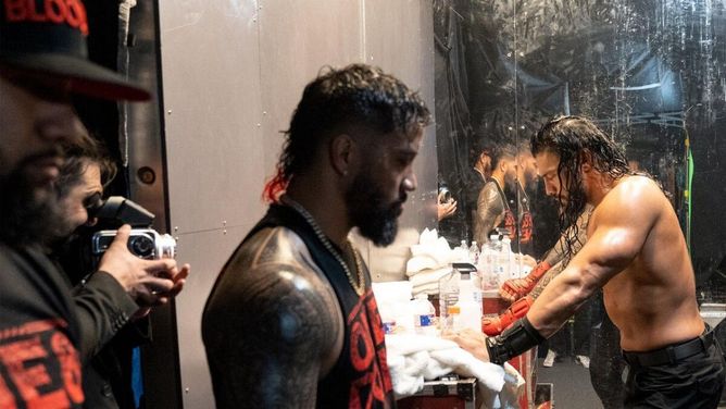 WWE वर्ल्ड हैवीवेट चैंपियन ने Roman Reigns के भाई को अपने ग्रुप में लाने की जताई इच्छा, क्या पूर्व Bloodline मेंबर देंगे फैंस को झटका?