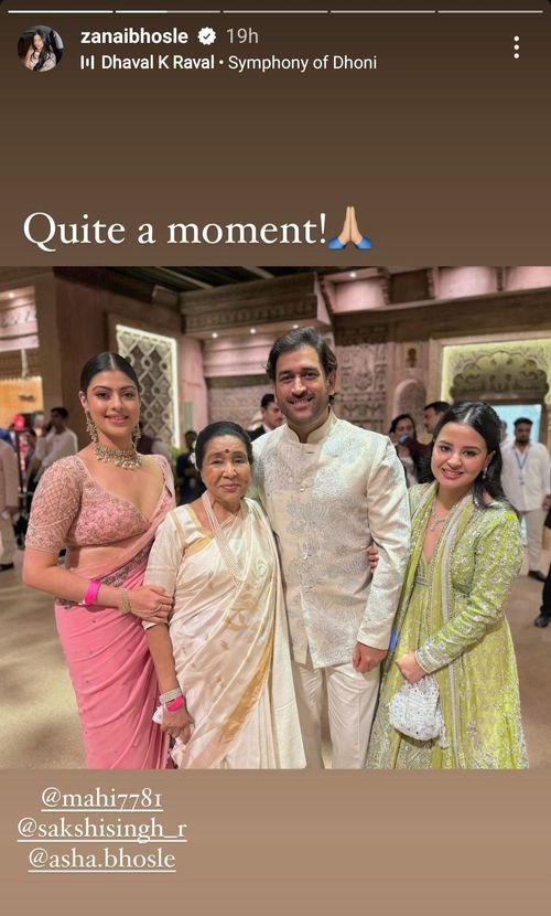 Zanai Bhosle posted a photo of herself and her grandmother with MS Dhoni and his spouse Shakshi Dhoni (Image via Instagram/@zanaibhosle)