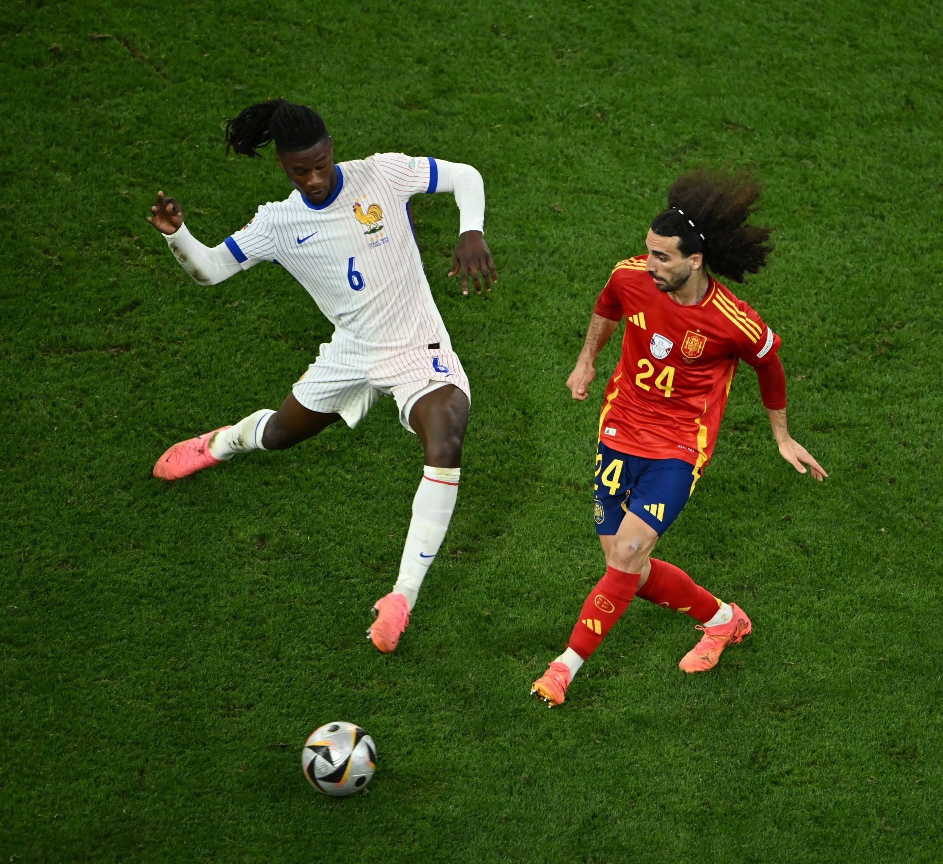 Marc Cucurella and Aur&eacute;lien Tchouam&eacute;ni (Photo by Dan Mullan/Getty Images)