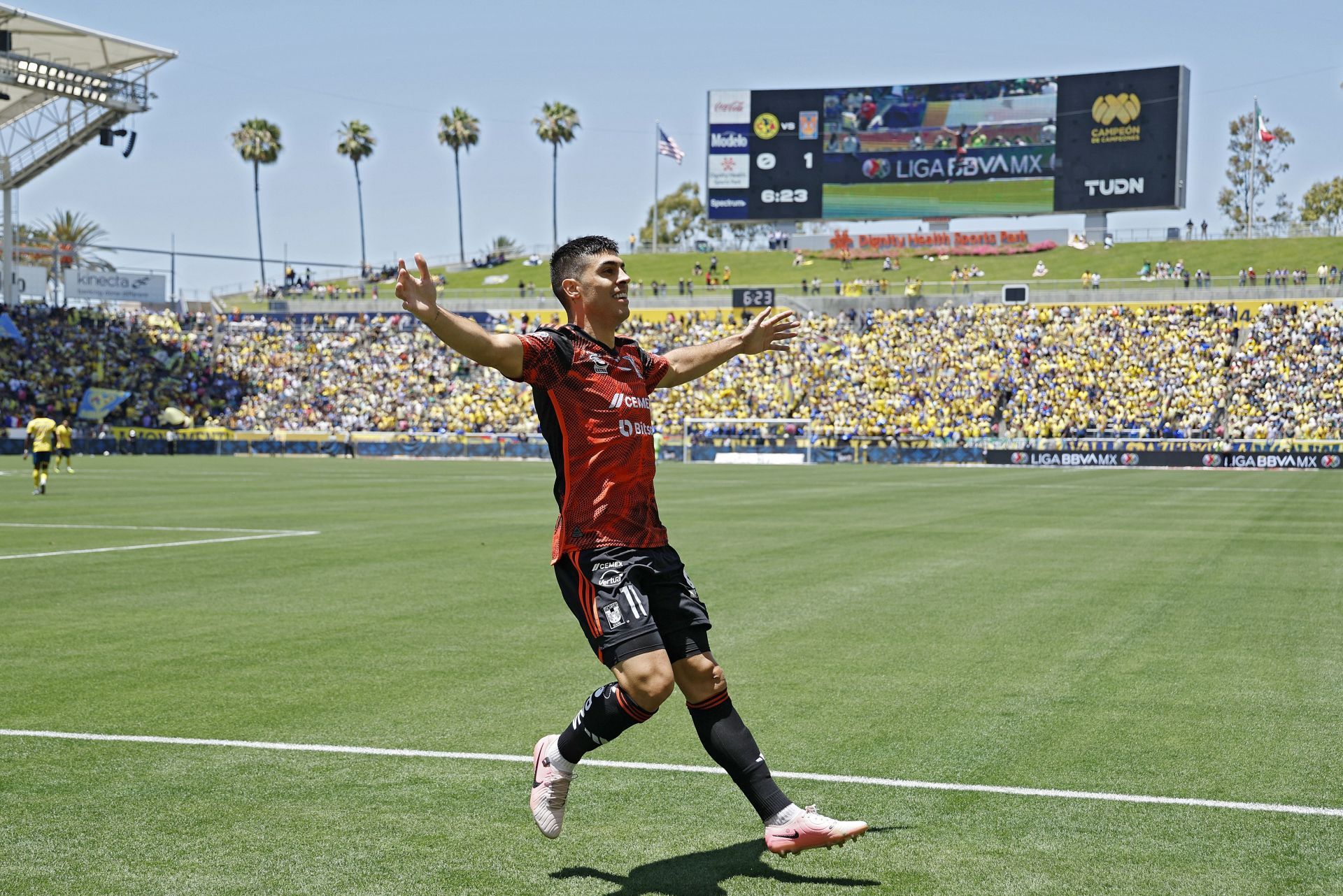 Club America v Tigres - Campeon de Campeones Trophy