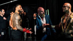 WWE दिग्गज Roman Reigns से जुड़ा अनदेखा वीडियो आया सामने, जानिए ट्राइबल चीफ ने The Rock और Triple H से मुलाकात के बाद क्या किया?
