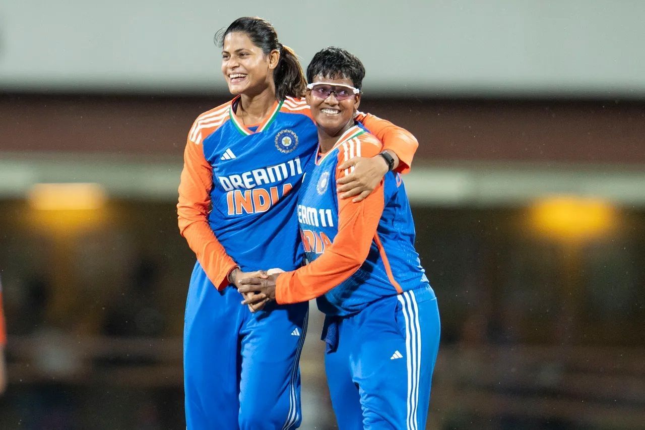 Deepti Sharma (right) broke the dangerous partnership between Marizanne Kapp and Tazmin Brits. [P/C: BCCI]