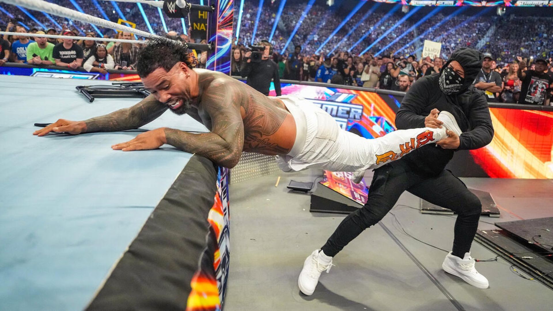 Jimmy Uso (right) cost Jey Uso (left) the win at SummerSlam 2023. [Image credits: wwe.com]