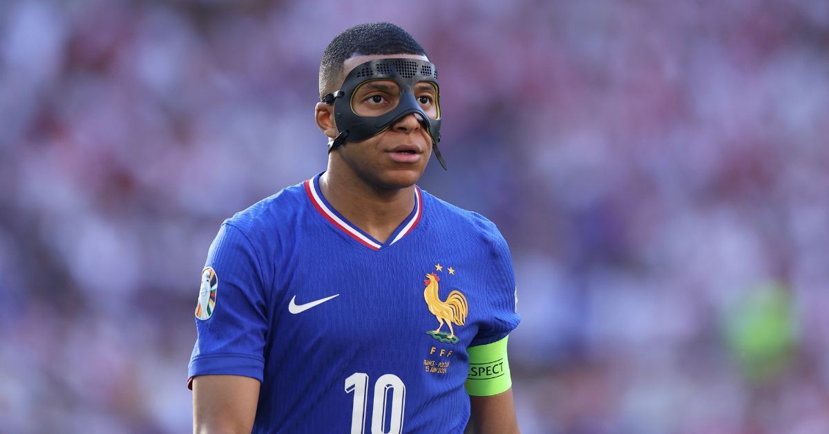 Kylian Mbappe wearing a mask in France vs Belgium in Euro 2024 (Image via Getty)