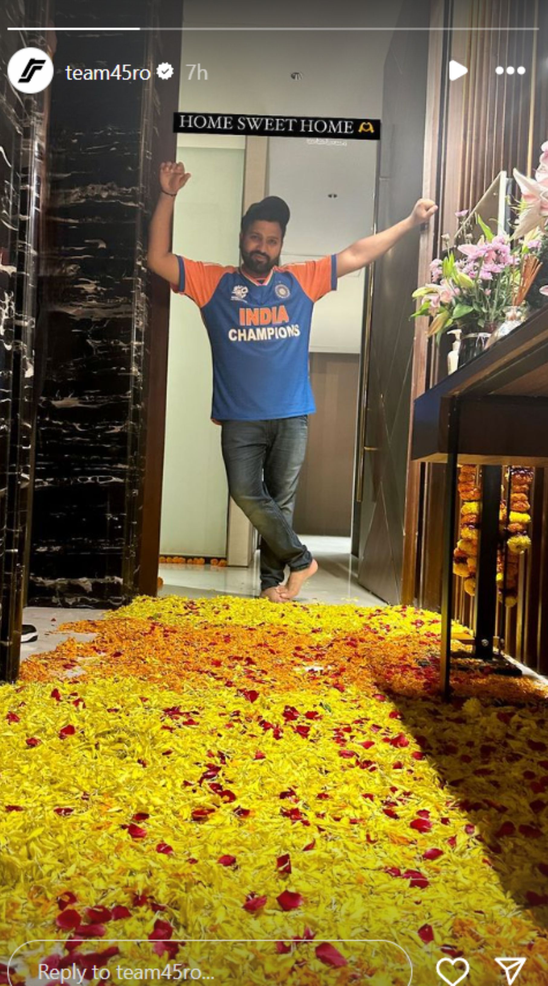 Rohit Sharma getting a grand welcome at his home. (Image: Team Ro/Instagram)