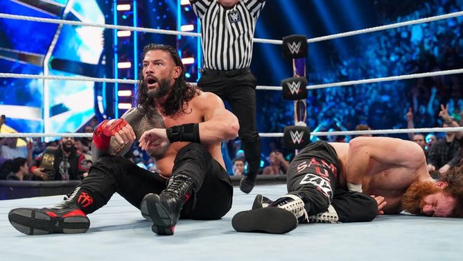 WWE दिग्गज Roman Reigns के पिता की अंतिम संस्कार की तस्वीरें और वीडियो वायरल होने के बाद फैला बवाल, परिवार की फैंस से खास अपील