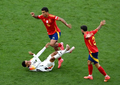 Rodri (left) and Dani Carvajal