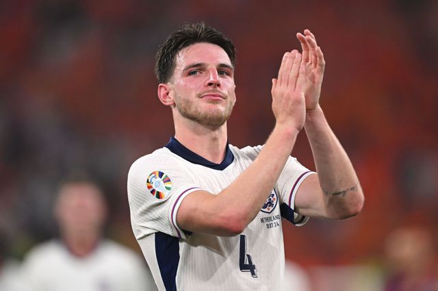 Declan Rice Clapping “I’ll probably have to hold my nose, hate the smell!” - Declan Rice ...