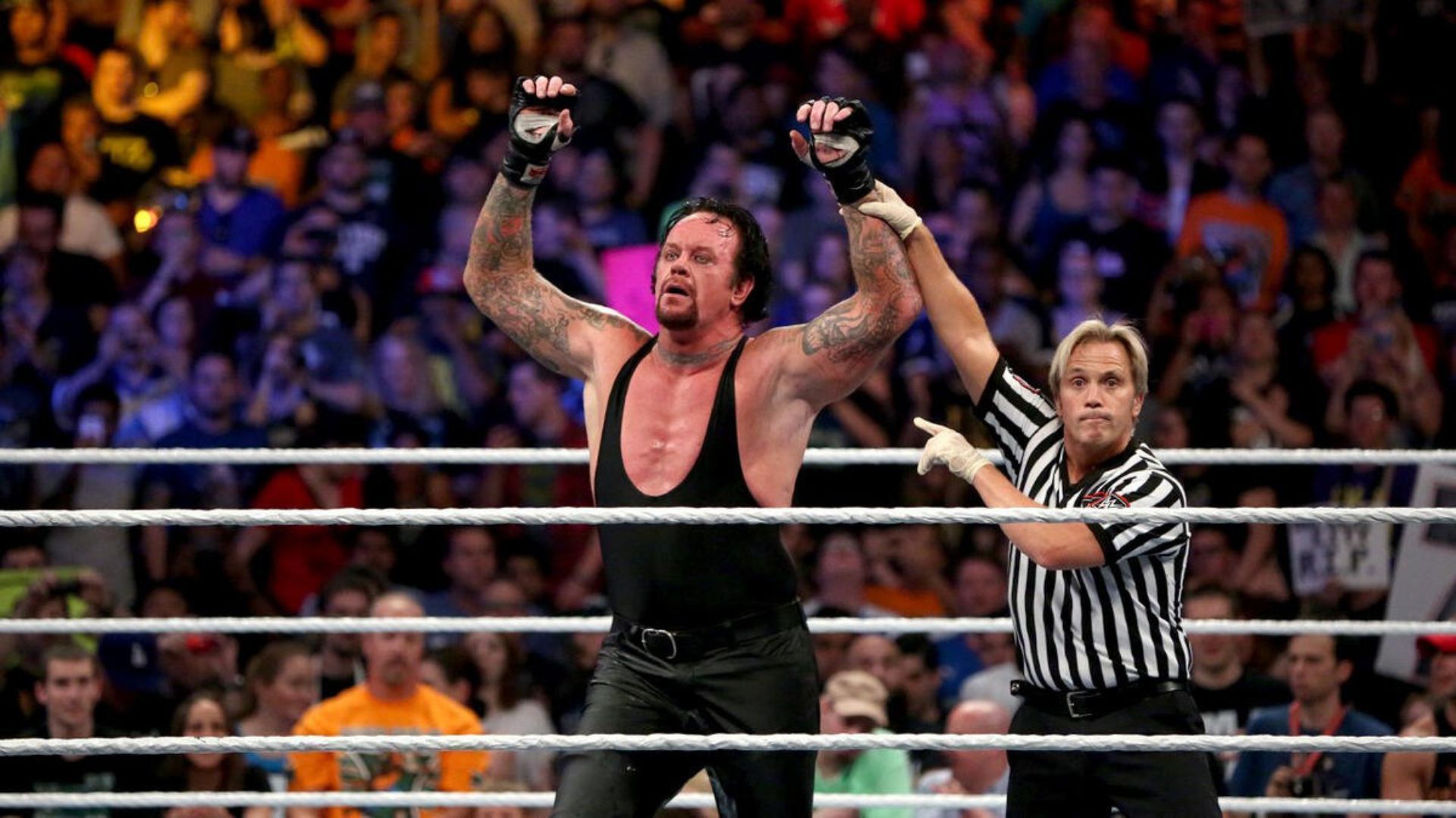 The Undertaker earned a controversial win at SummerSlam 2015. (Image credits: WWE.com)