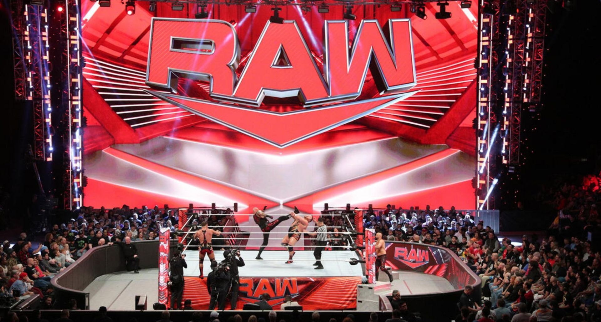 WWE Raw पर फैंस की नज़र है (Photo: WWE.com)