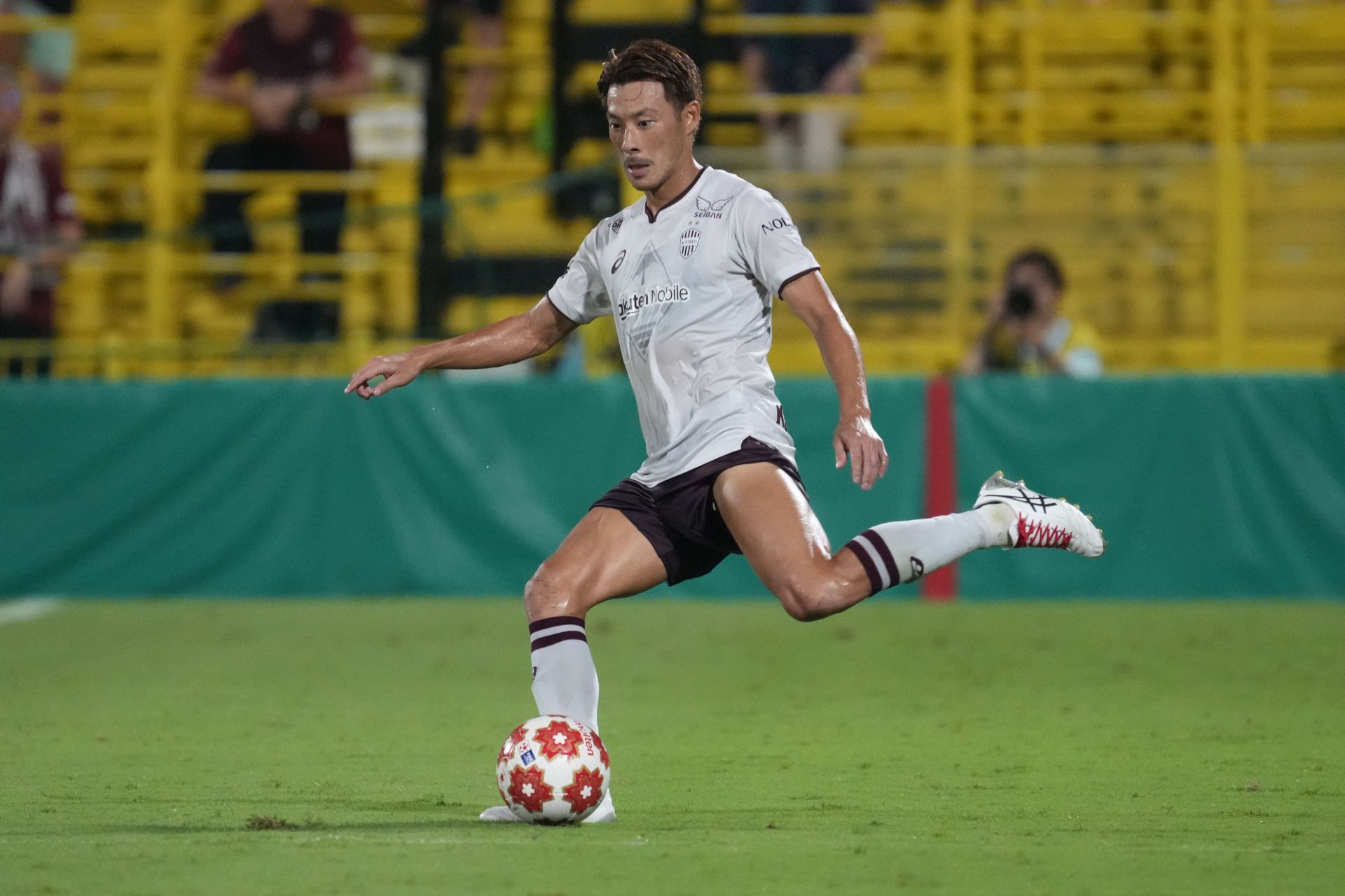 Kashiwa Reysol v Vissel Kobe - Emperor