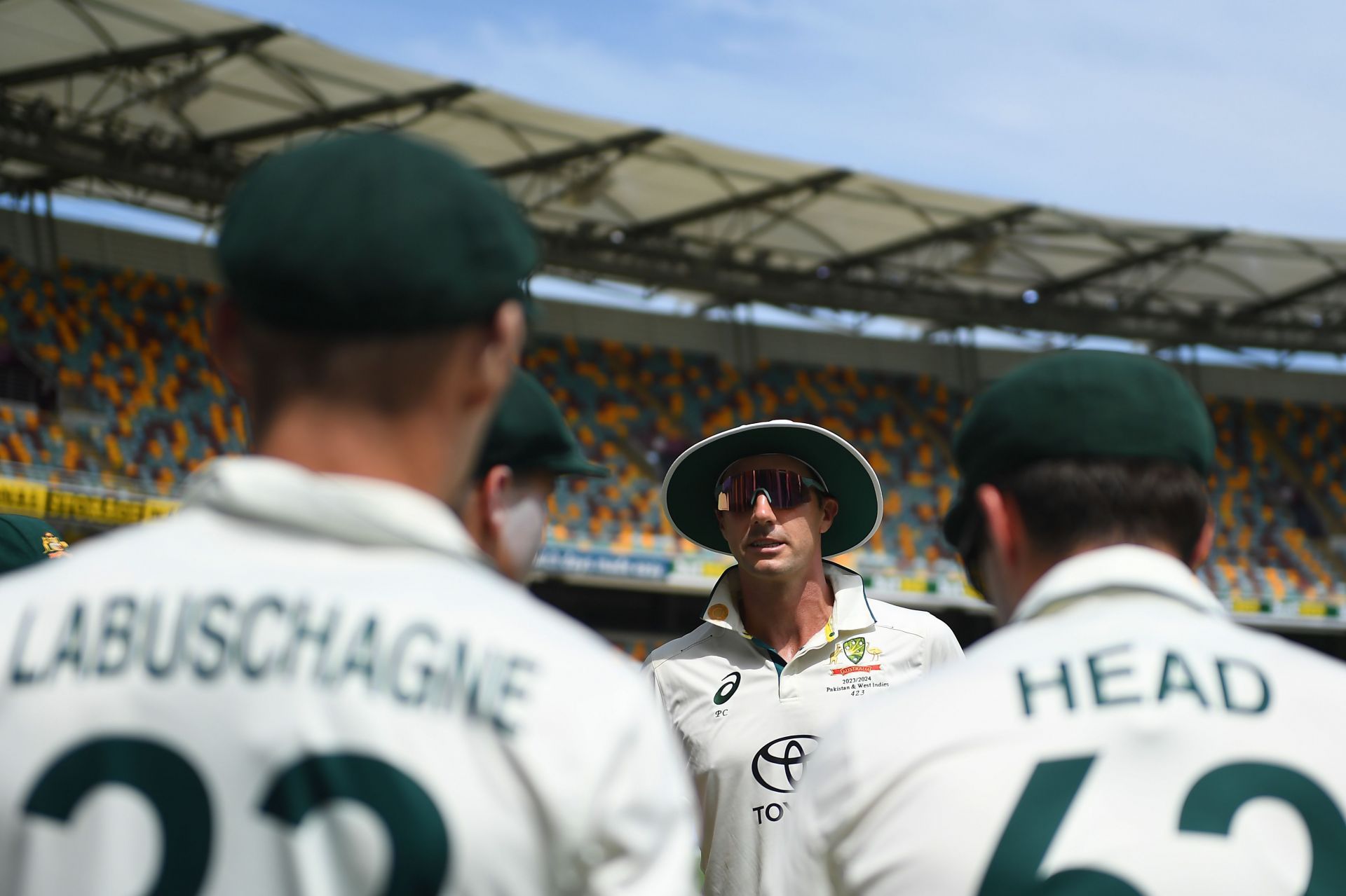 Pat Cummins addressing his side. (Credits: Getty)