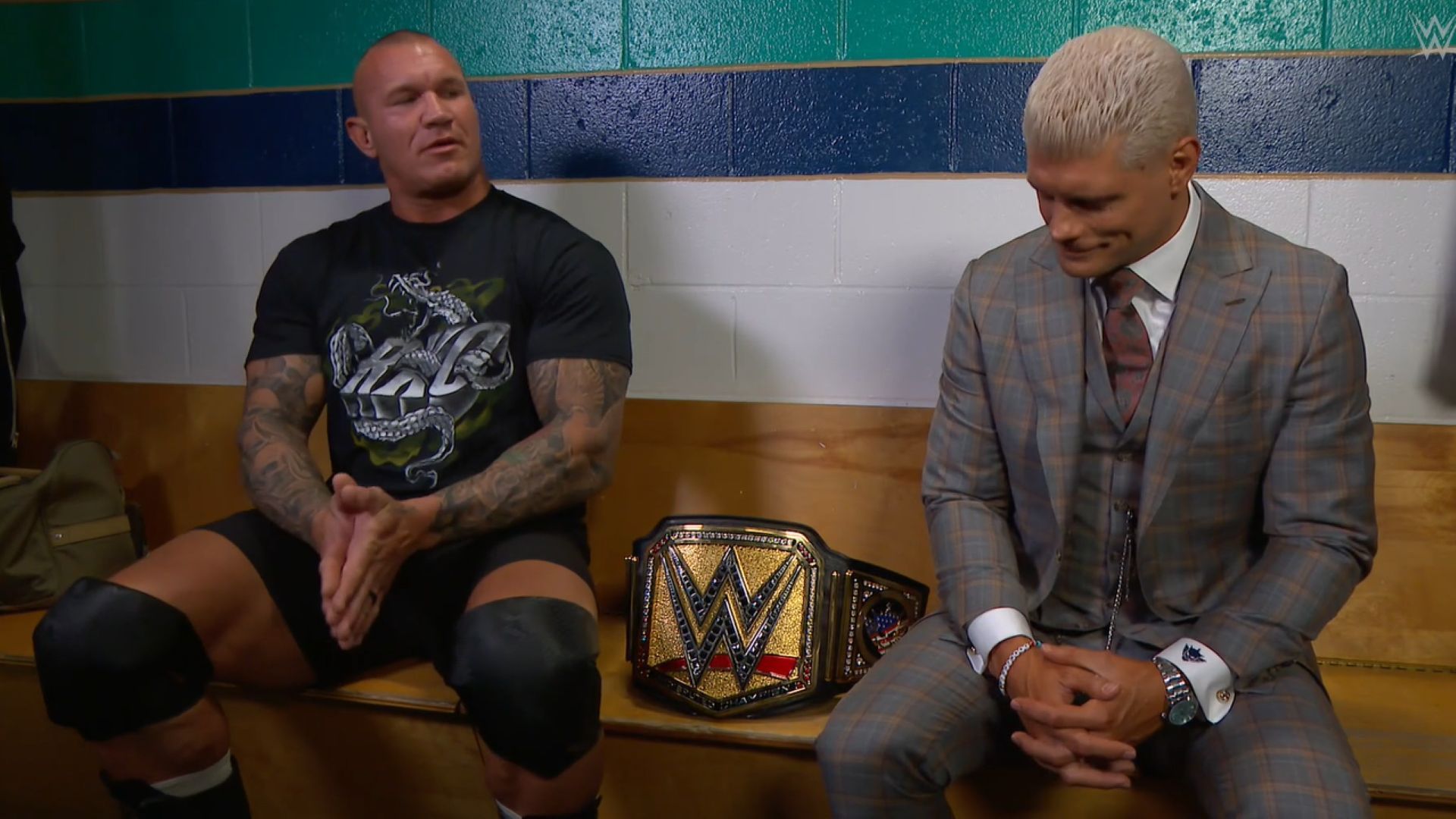 How long will Randy Orton avoid the temptation of becoming the Undisputed WWE Champion? [Image Credit: WWE.com]