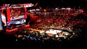 36 साल के फेमस WWE सुपरस्टार के फैंस के लिए बुरी खबर, चोट के कारण एक्शन से होना पड़ेगा दूर, वापसी का संभावित समय भी आया सामने