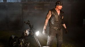 WWE के बड़े इवेंट में The Undertaker ने वापसी के दिए संकेत, फैंस को मिलेगा बहुत बड़ा सरप्राइज?