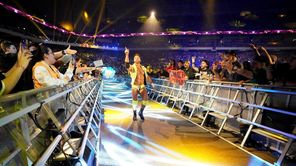 WWE SmackDown में जीत के बाद चैंपियन का चौंकाने वाला ऐलान, रखा ओपन चैलेंज