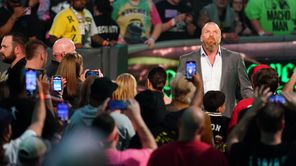 Bash in Berlin से पहले WWE में 'पसरा मातम', कैंसर की जंग हारा दिग्गज, Triple H की आंखें हुईं नम