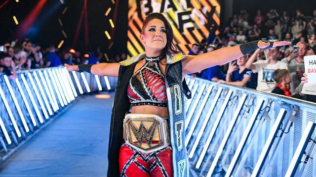 Bayley sends out a message to WWE star after heart-stopping SmackDown ...