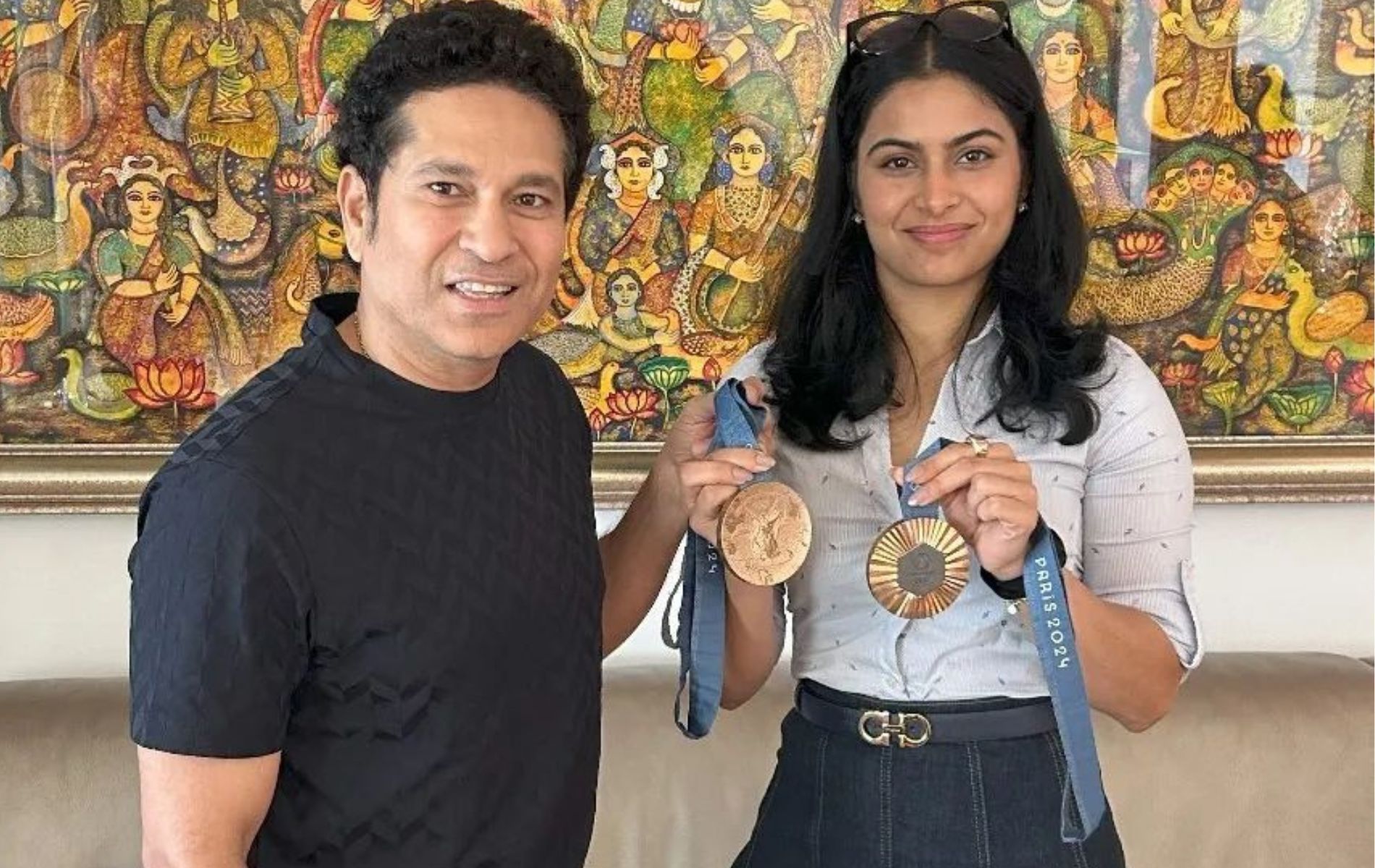 Sachin Tendulkar (L) with Manu Bhaker (R). (Pic: Instagram/Manu Bhaker)