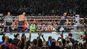 WWE News: Roman Reigns ने की ट्राइबल चीफ की पिटाई, 273 दिनों बाद फेमस स्टार की बादशाहत खत्म, पूर्व चैंपियन को मिला दिल तोड़ देने वाला धोखा