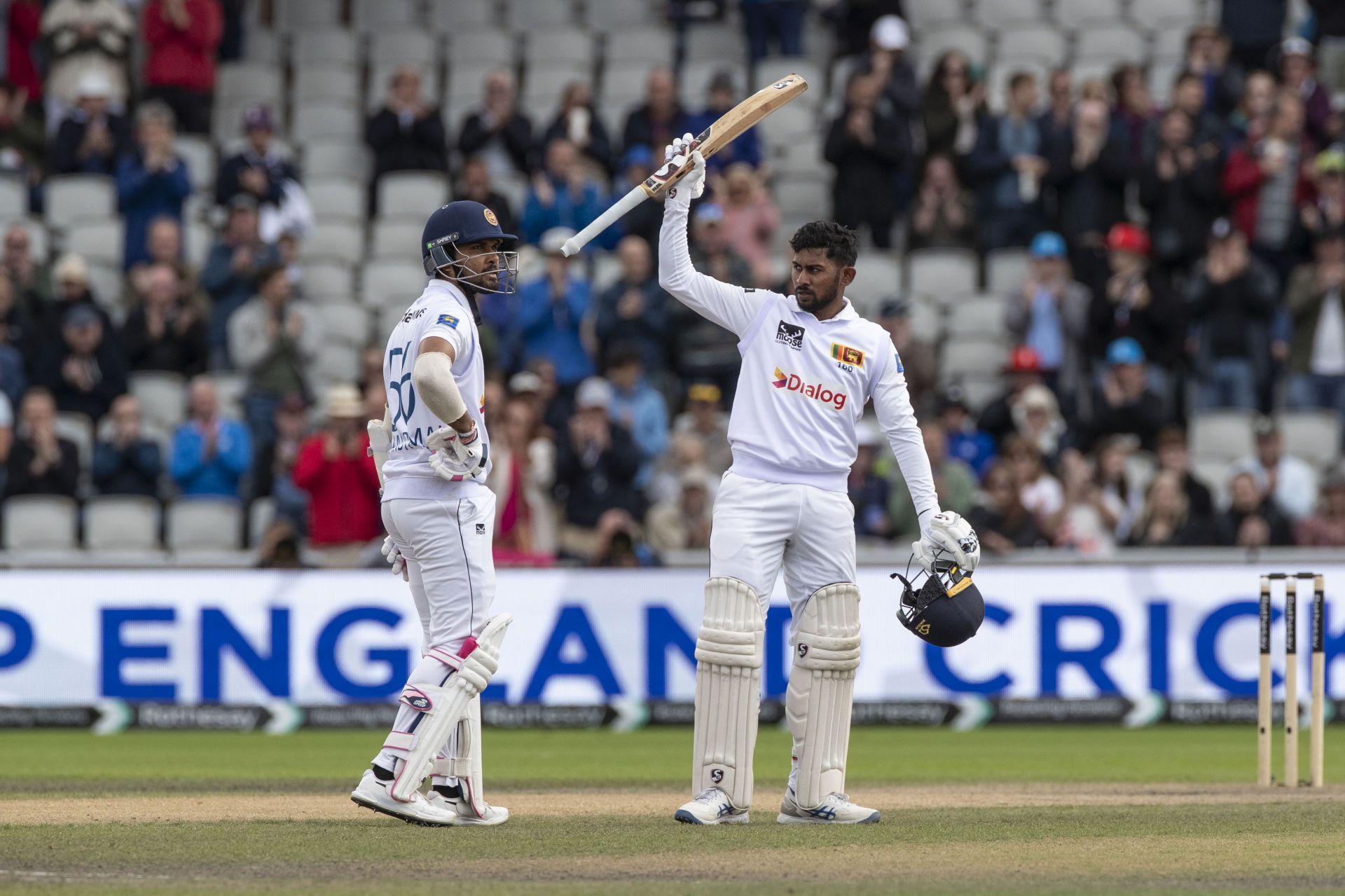 Kamindu Mendis raises his bat. (Credits: Getty)