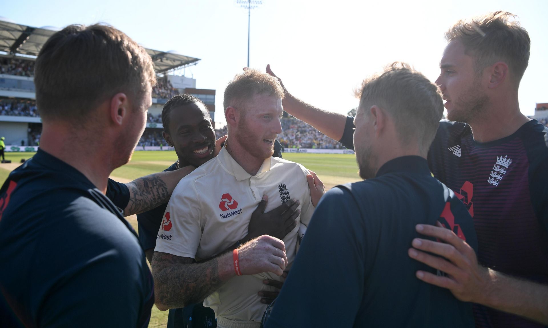 England players celebrate the victory. (Credits: ICC Twitter)