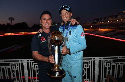 Graham Thorpe (left) with former England captain Joe Root (Image Credits: Getty Images)