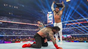 रोमन रेंस के भाई ने किया धमाकेदार ऐलान, WWE रिंग में बड़ा टाइटल जीतकर इतिहास रचने का मिला मौका, क्या डूबते करियर की लगा पाएंगे नैया पार?