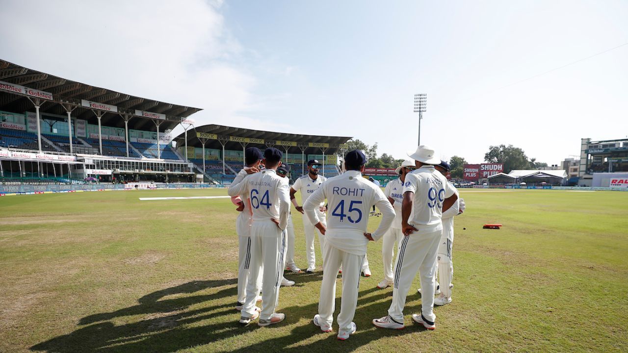 कानपुर टेस्ट के बीच भारतीय स्क्वाड में फेरबदल हुआ है (Photo Credit: X/@BCCI)