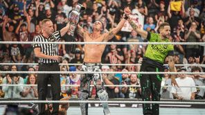पूर्व चैंपियन को दूसरी कंपनी के रेसलर ने WWE में आकर हराया, धोखे का लिया बदला