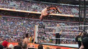 'आपको वर्ल्ड चैंपियन होना चाहिए'- WWE दिग्गज ने 29 साल के रेसलर की तारीफ में गढ़े कसीदे
