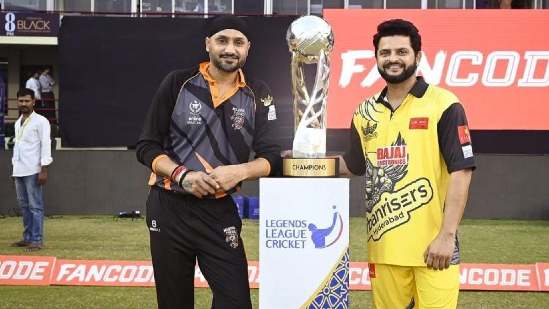 Harbhajan Singh and Suresh Raina with the LLC 2023 trophy (Image Credits: LLC/IG)