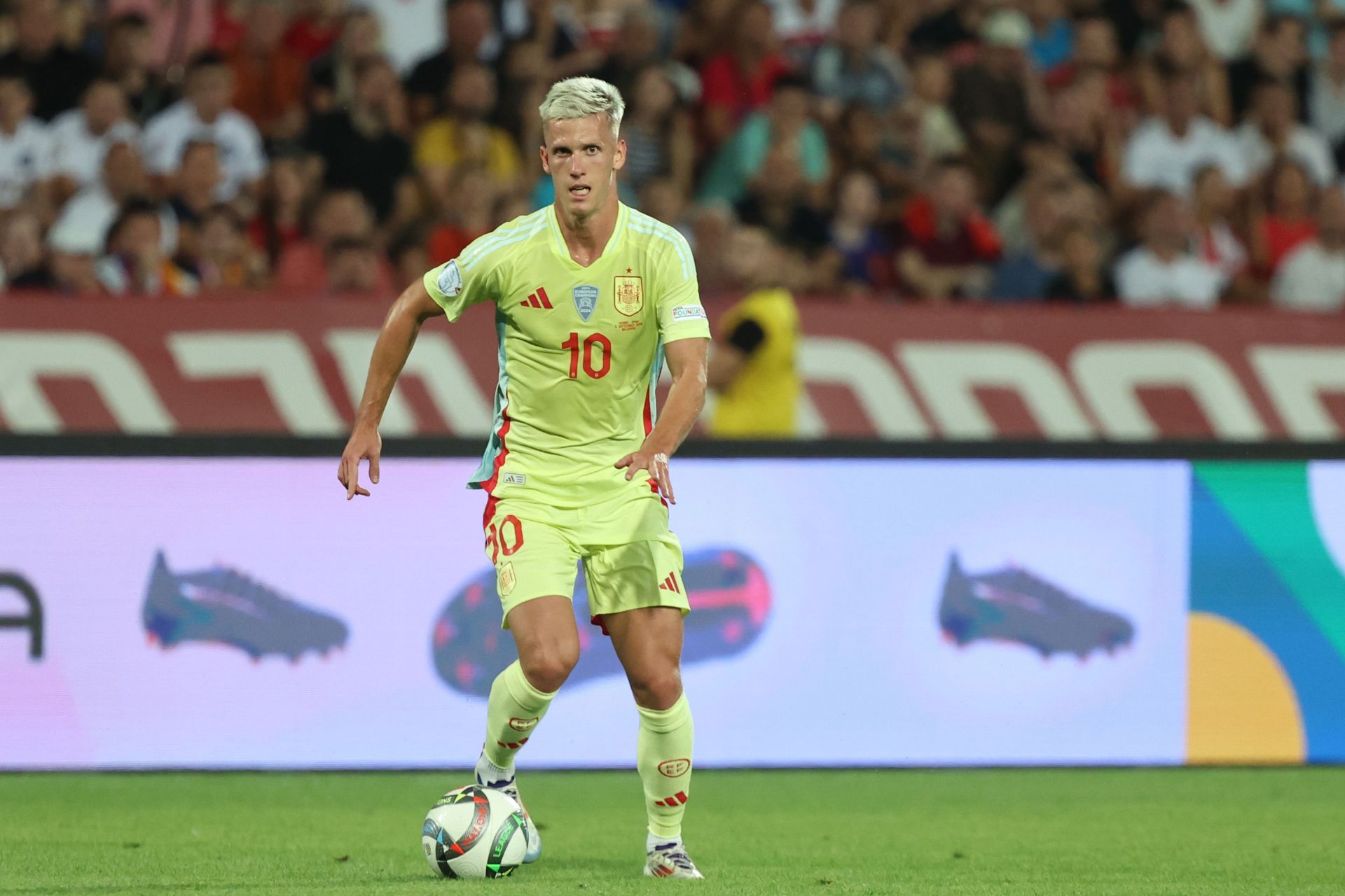 Dani Olmo arrived at Camp Nou this summer