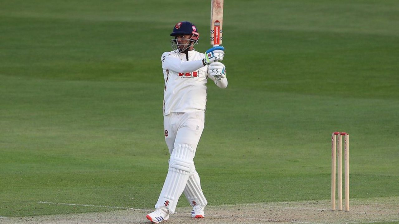 essex suffered 12 point deduction after feroze khushi played with oversized bat county cricket championship