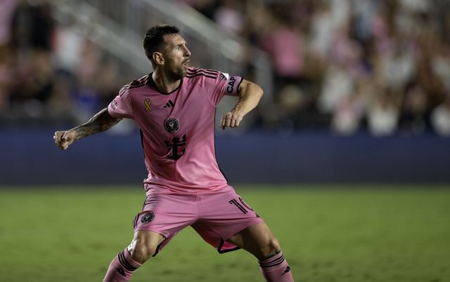 WATCH: Lionel Messi scores a stunning goal for Inter Miami from outside the  box in a 1-1 draw with Charlotte FC