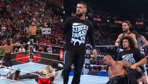 WWE Raw के मेन इवेंट में 9 स्टार्स ने मचाई अफरातफरी, सबसे बड़े हील की हुई हार