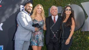 WWE दिग्गज ने 75 साल की उम्र में लिया तलाक, 5वीं बार टूटी शादी; खुद किया ऐलान