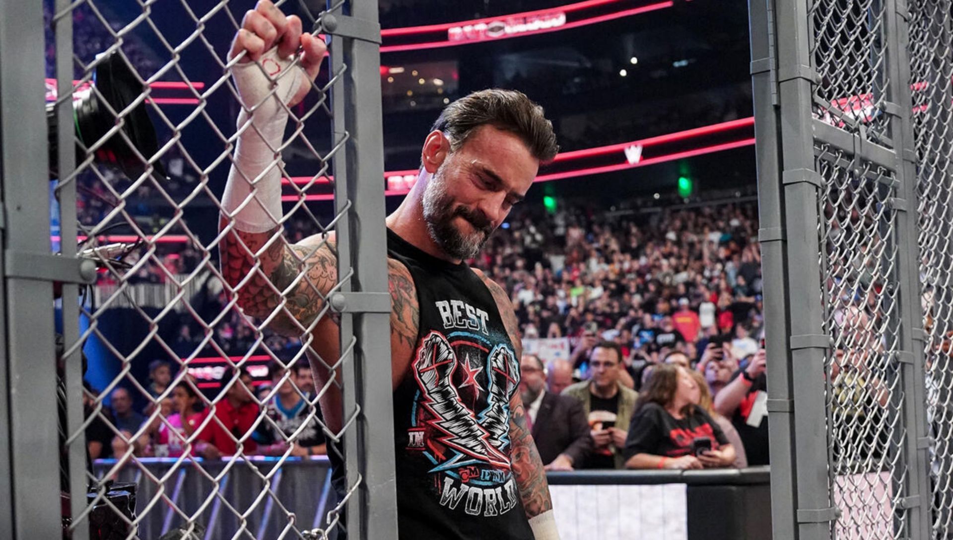 WWE Raw में सीएम पंक ने बड़ा ऐलान किया (Photo: WWE.com)