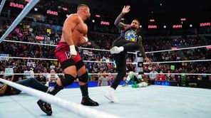 WWE Raw के लिए धमाकेदार मैच का ऐलान, Roman Reigns के भाई की बादशाहत पर मंडराया खतरा?