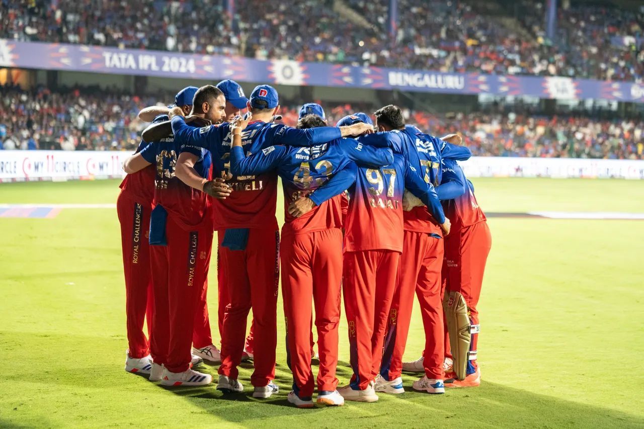 RCB के ये खिलाड़ी ऑक्शन में अनसोल्ड जा सकते हैं (Photo Credit - IPLT20.COM)