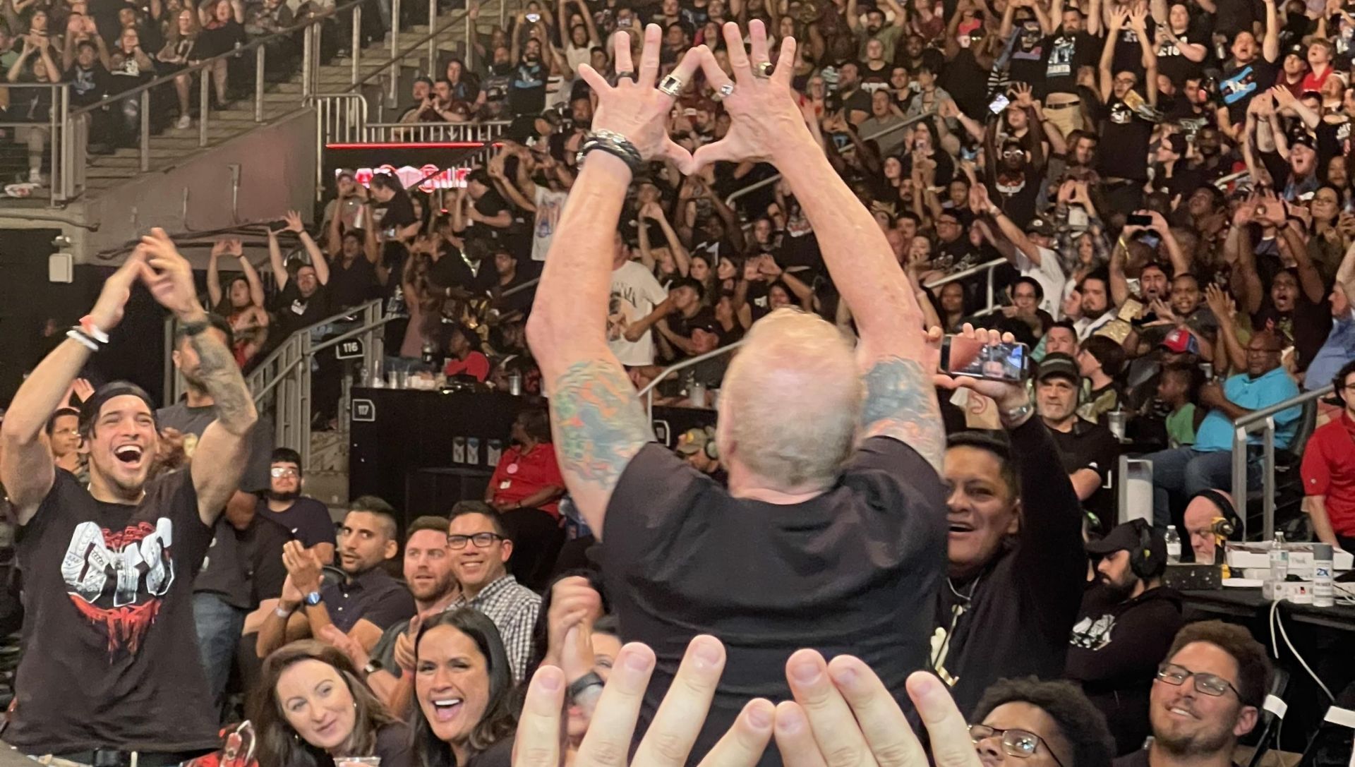 WWE के साथ DDP ने कॉन्ट्रैक्ट किया साइन (Photo: Diamond Dallas Page X)