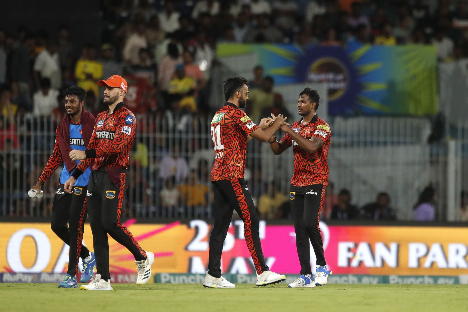 T Natarajan (right) celebrates a wicket during IPL 2024 (Image Credits: Getty Images)