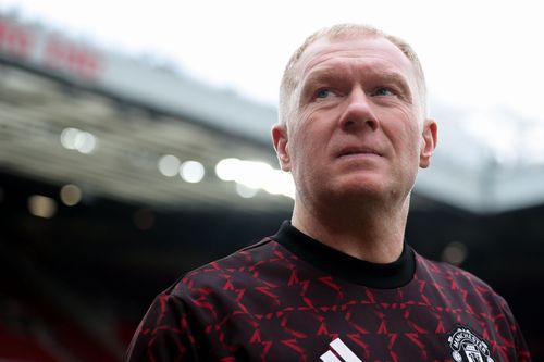 Paul Scholes playing for Manchester United at Old Trafford in a legends match (Image - Getty)