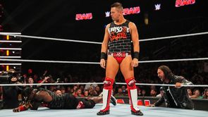 पूर्व WWE चैंपियन ने फिर हील टर्न लेकर चौंकाया, अपने ही साथी को दिया धोखा