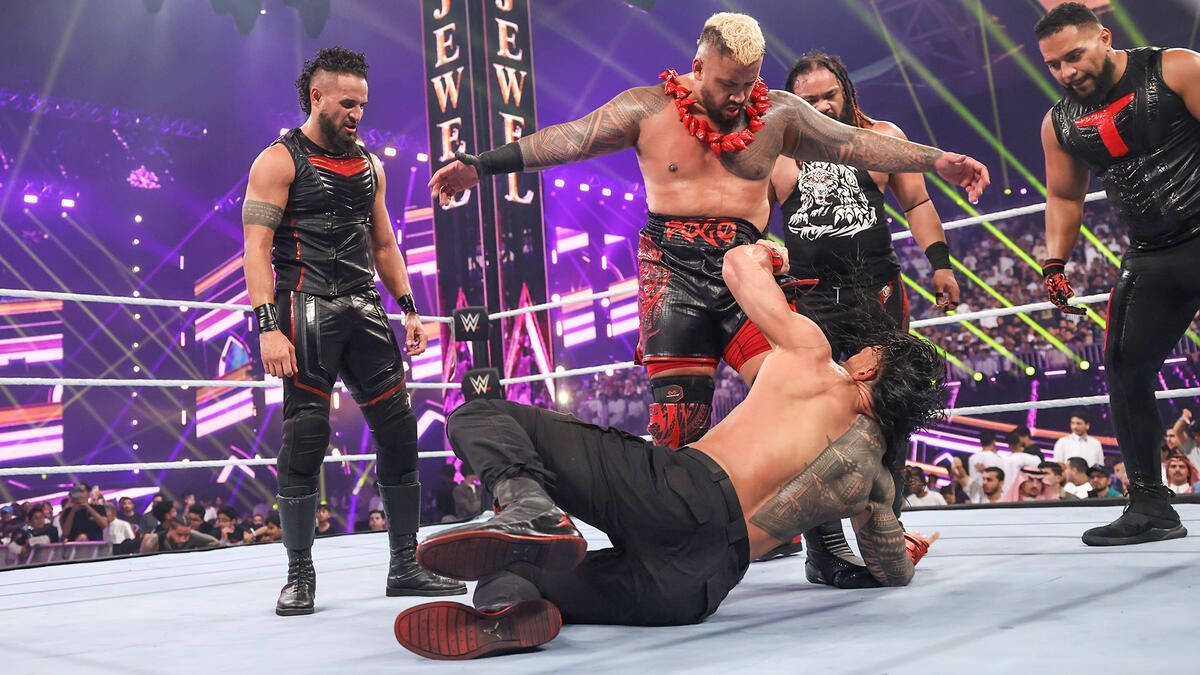 Roman Reigns, Solo Sikoa and Bloodline 2.0 (Photo credit: WWE.com)