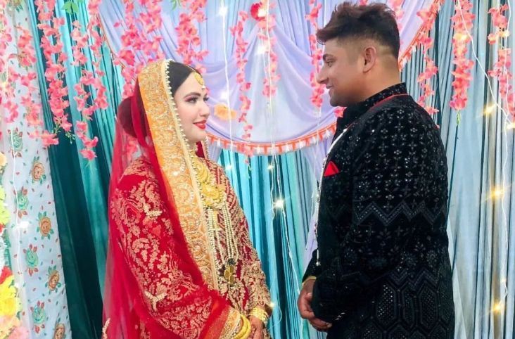 Sarfaraz Khan and Romana Zahoor on their wedding day. Source: sarfarazkhan97/Instagram 